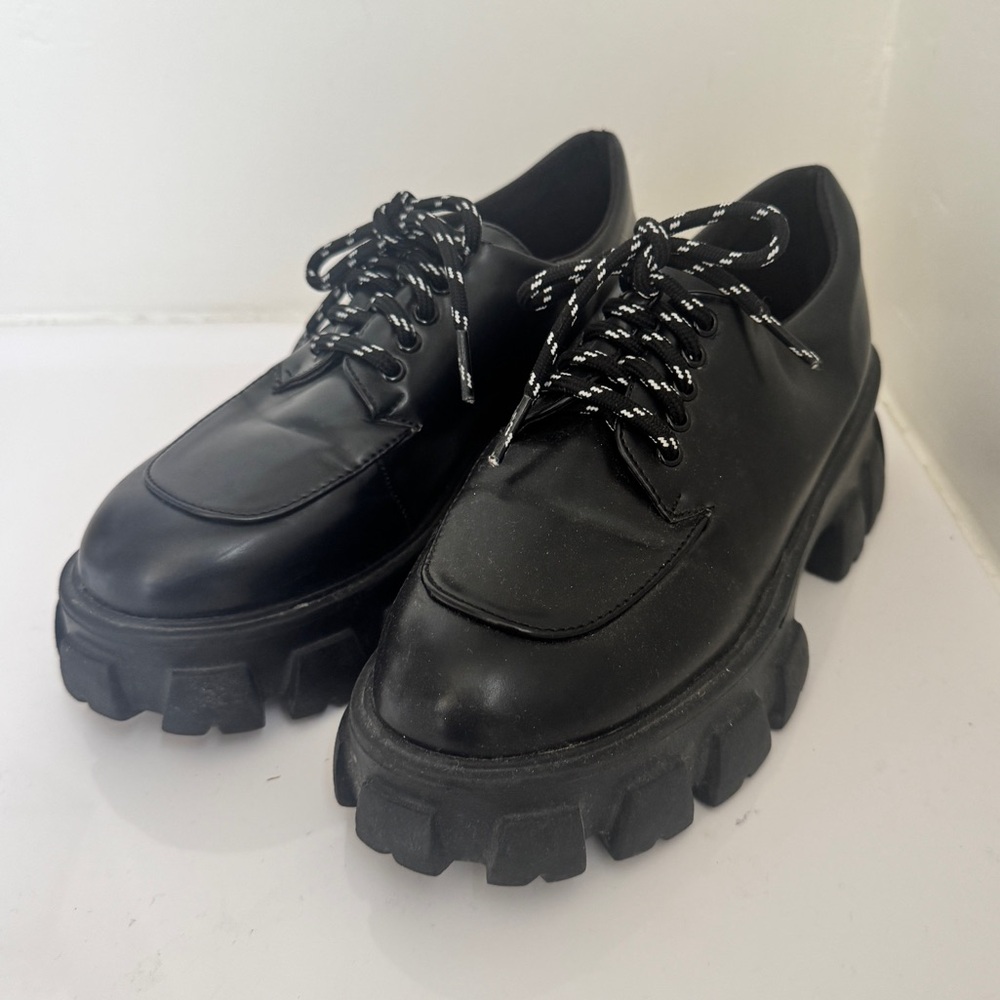 Chunky Black Platform Loafers! Size Women’s 7. - Picture 2 of 5